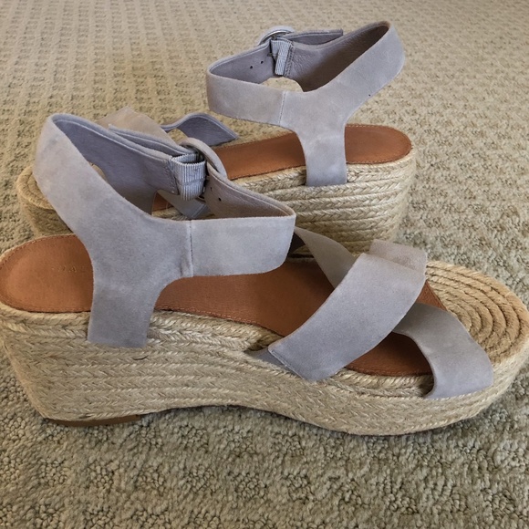 Halogen Emery Platform Espadrille Wedge (Gray) - Picture 3 of 5